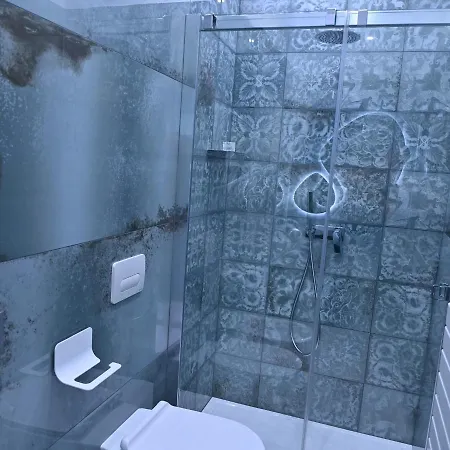 5 Lune Bed & Breakfast 3*